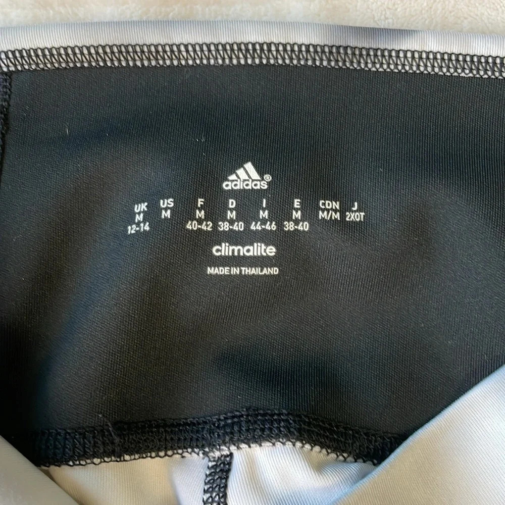 đź’°Adidas climalite tie dye capris leggings size medium black, gray white - Picture 4 of 7